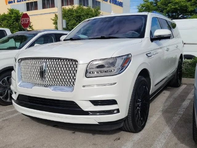 2020 Lincoln Navigator L Reserve photo 3