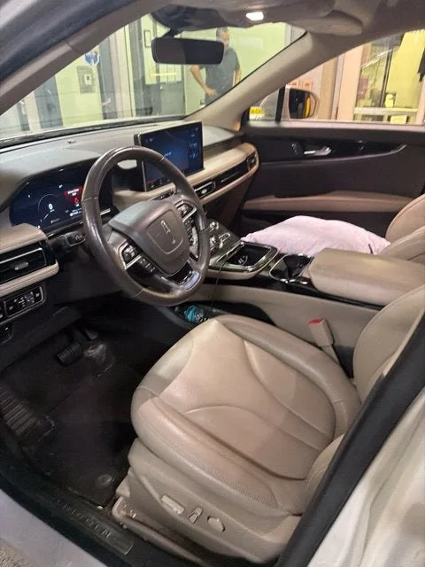 2023 Lincoln Nautilus Standard photo 4