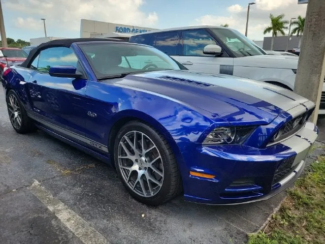 2014 Ford Mustang GT Premium photo 2