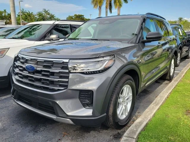 2025 Ford Explorer Active photo 31
