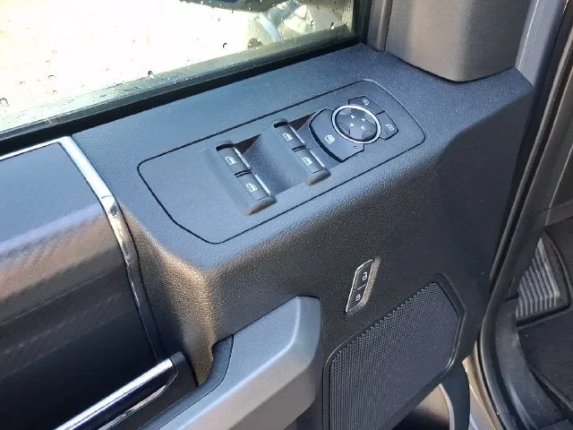 2018 Ford F-150 XLT photo 12