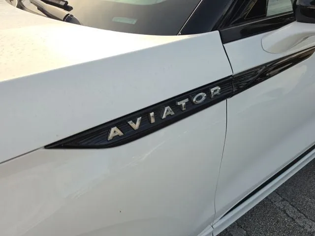 2024 Lincoln Aviator Reserve Premium photo 9