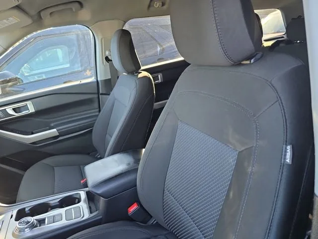 2023 Ford Explorer XLT photo 16