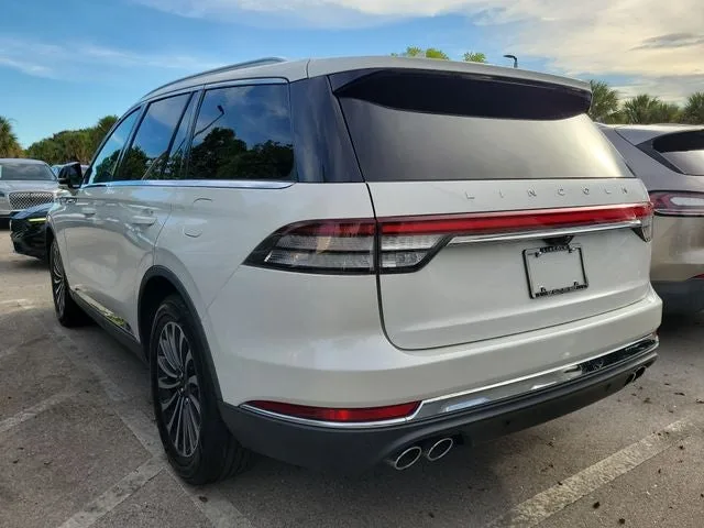 2023 Lincoln Aviator Reserve Premium photo 4