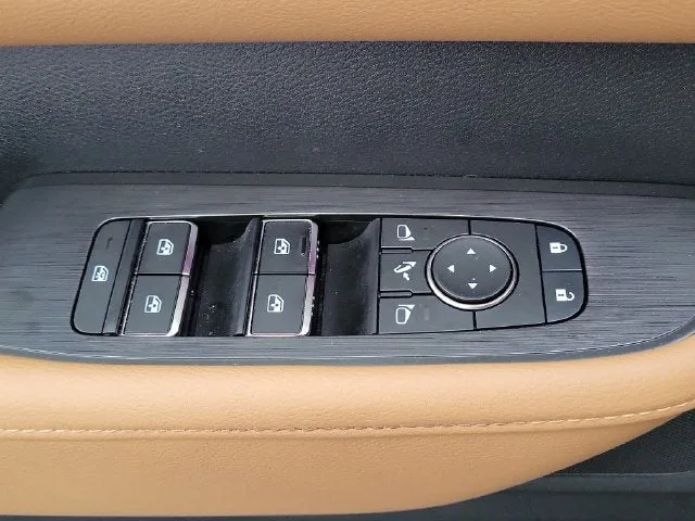 2025 Nissan Armada SL photo 16