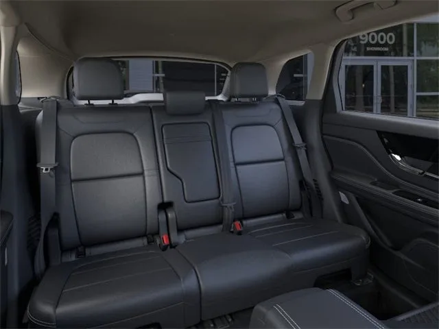 2025 Lincoln Corsair Premiere photo 11