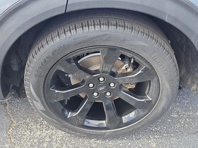 2023 Ford Explorer ST-Line photo 7