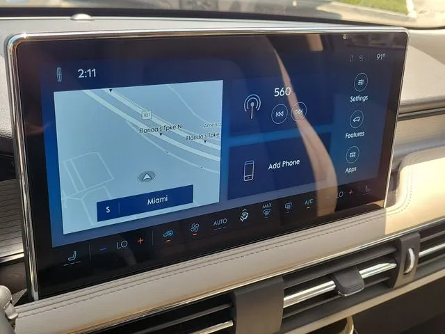 2025 Lincoln Corsair Premiere photo 23