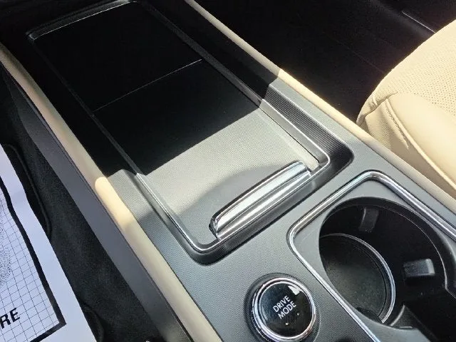 2025 Lincoln Corsair Premiere photo 29