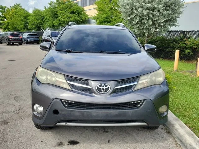 2015 Toyota RAV4 XLE photo 2