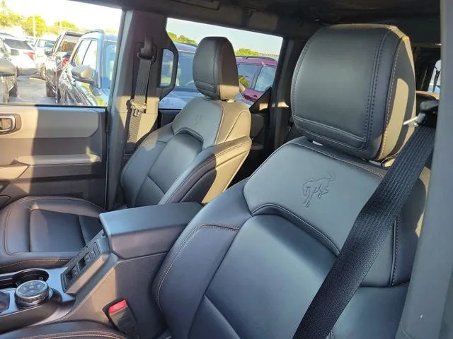 2022 Ford Bronco Badlands photo 12