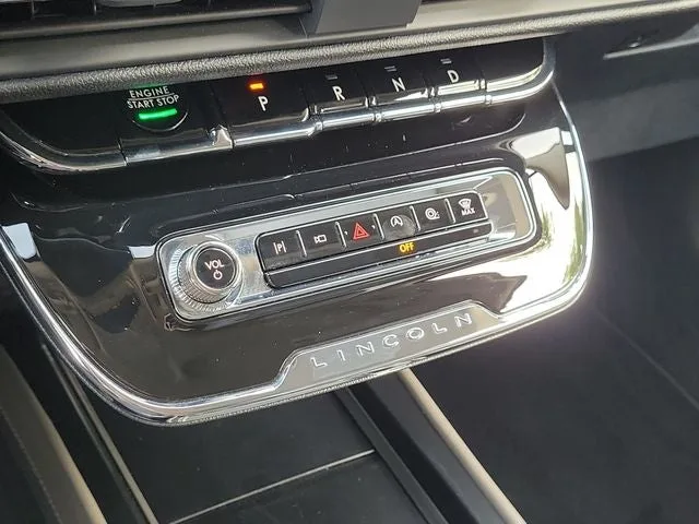2025 Lincoln Corsair Premiere photo 27