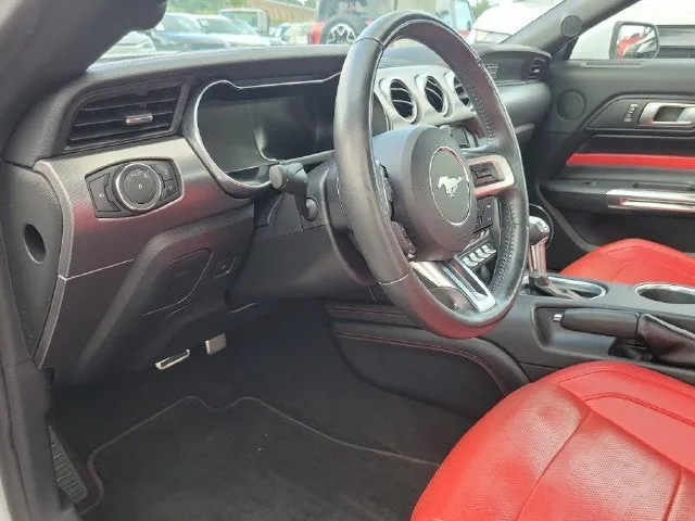 2020 Ford Mustang EcoBoost Premium photo 8