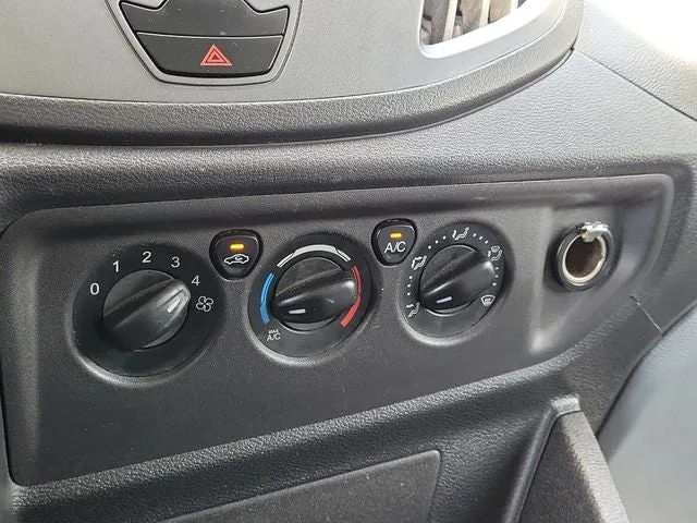 2017 Ford Transit-150 Base photo 27