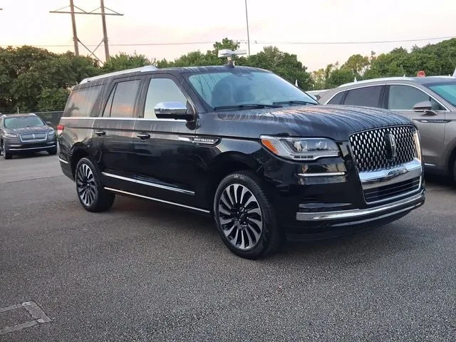 2024 Lincoln Navigator L Black Label photo 23