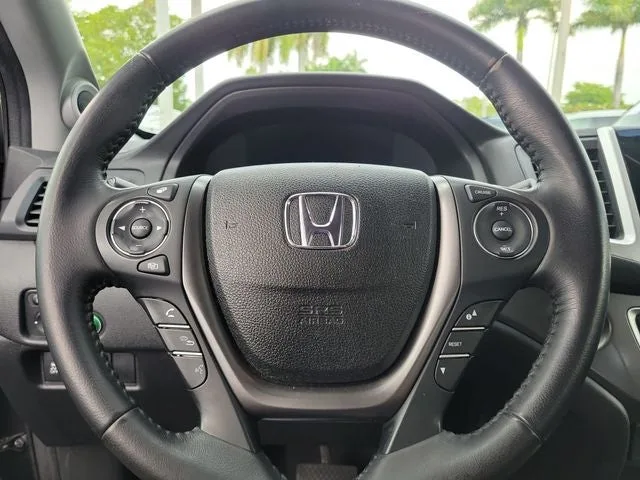 2017 Honda Pilot EX-L photo 22