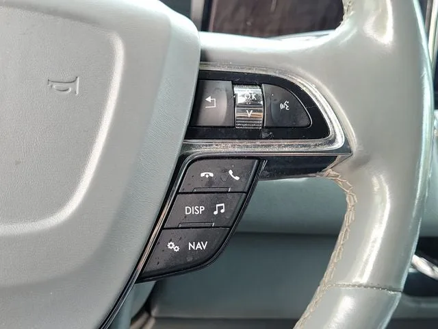 2018 Lincoln Navigator L Reserve photo 24