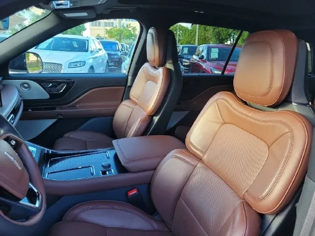 2025 Lincoln Aviator Reserve Premium photo 11