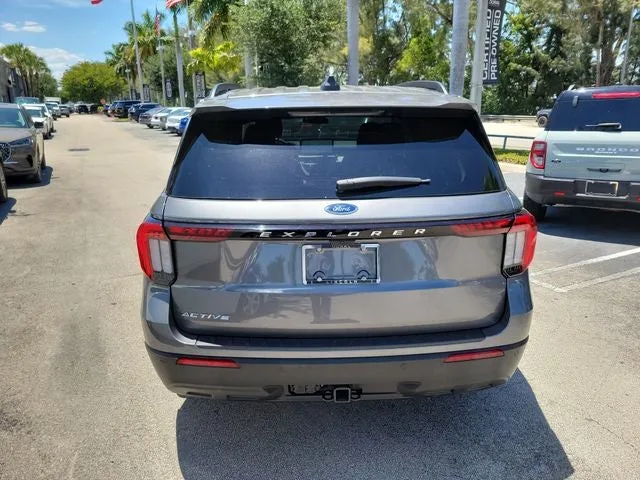 2025 Ford Explorer Active photo 5