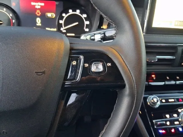 2022 Lincoln Corsair Standard photo 18