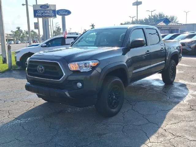 2023 Toyota Tacoma SR5 V6 photo 2