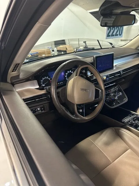2022 Lincoln Corsair Standard photo 5