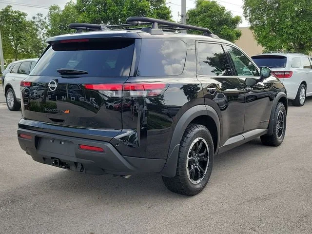 2025 Nissan Pathfinder Rock Creek photo 6
