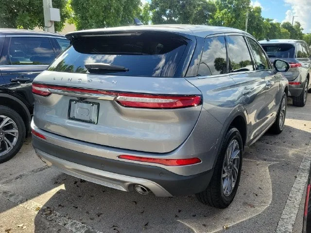 2024 Lincoln Corsair Premiere photo 6