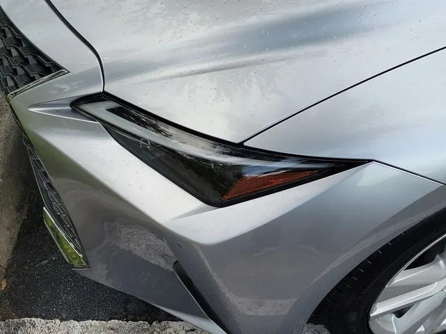 2025 Lexus IS 300 photo 7