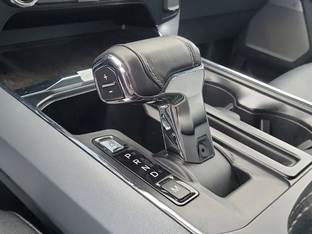 2023 Ford F-150 Lariat photo 29