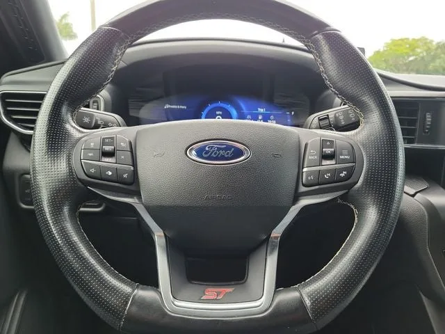 2020 Ford Explorer ST photo 20