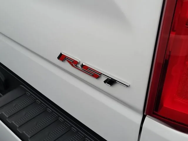 2025 Chevrolet Silverado 1500 RST photo 3