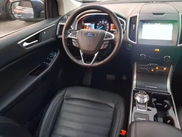 2019 Ford Edge SEL photo 8