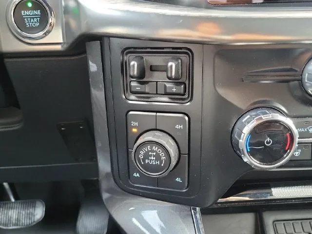 2023 Ford F-150 Lariat photo 27