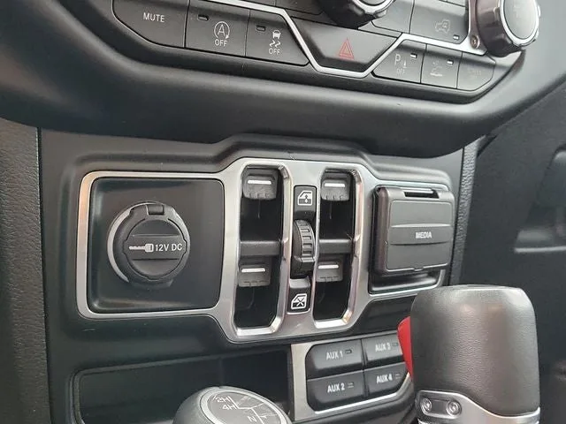 2022 Jeep Wrangler Unlimited Sahara High Altitude photo 25