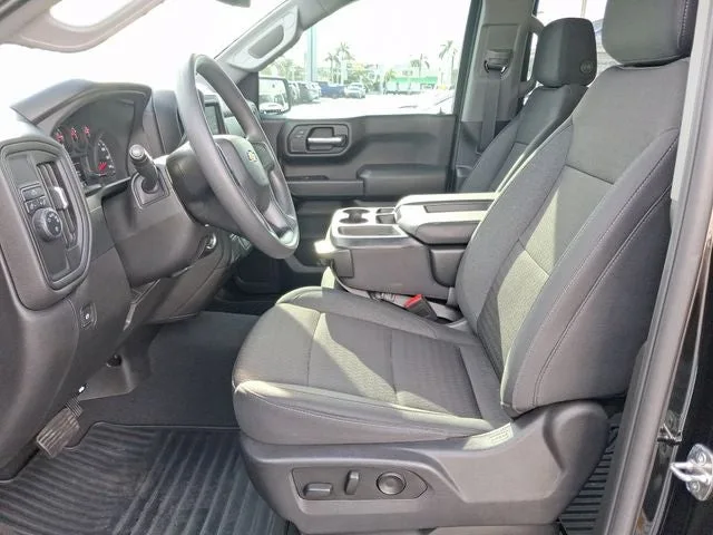 2023 Chevrolet Silverado 1500 Custom photo 12