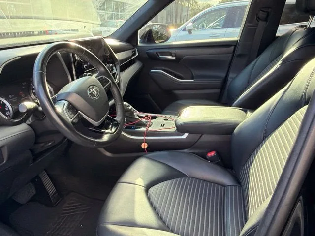 2023 Toyota Highlander XSE photo 4
