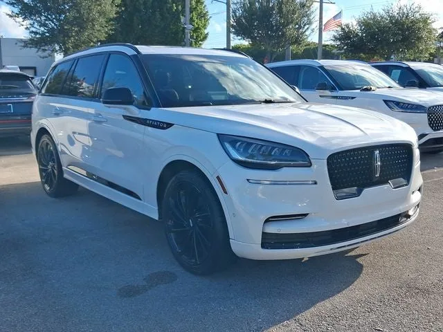 2023 Lincoln Aviator Reserve Premium photo 23