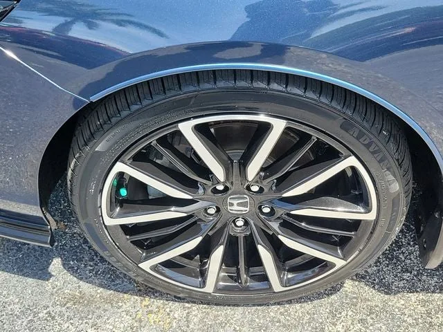 2024 Honda Accord Hybrid Touring photo 9