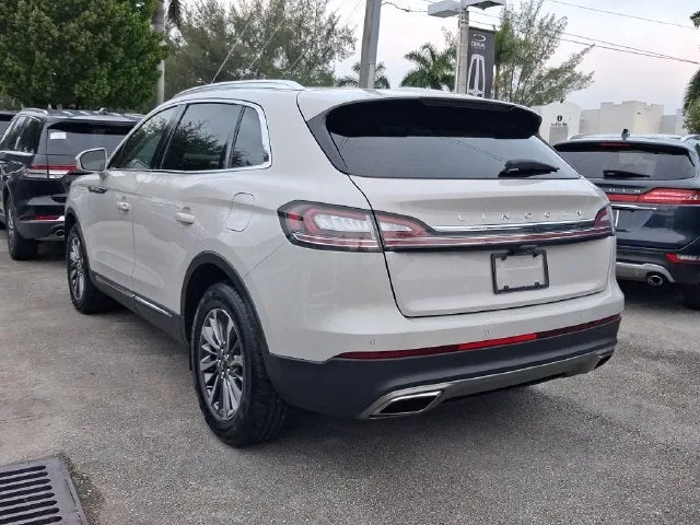 2023 Lincoln Nautilus Standard photo 3