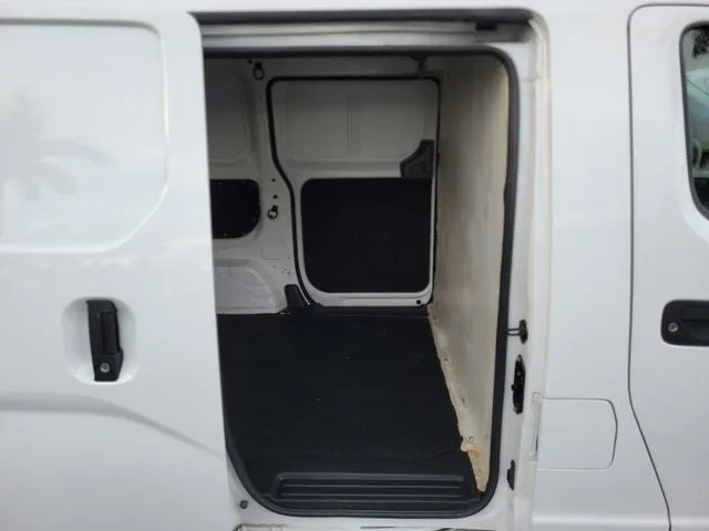 2021 Nissan NV200 S photo 14