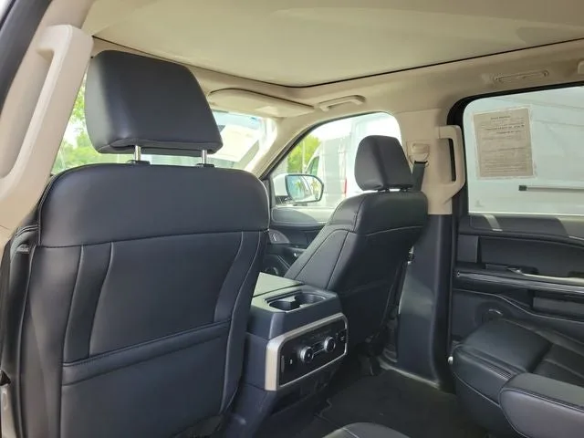 2023 Ford Expedition XLT photo 10