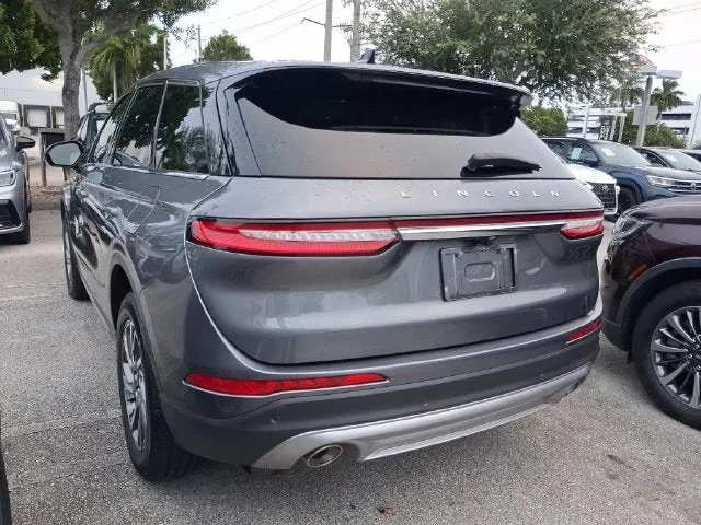 2024 Lincoln Corsair Premiere photo 3