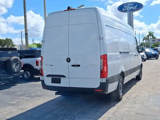2025 Mercedes-Benz Sprinter 2500 Cargo 170 WB High Roof photo 4