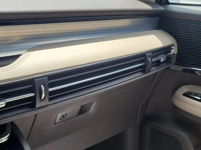 2022 Lincoln Corsair Standard photo 29