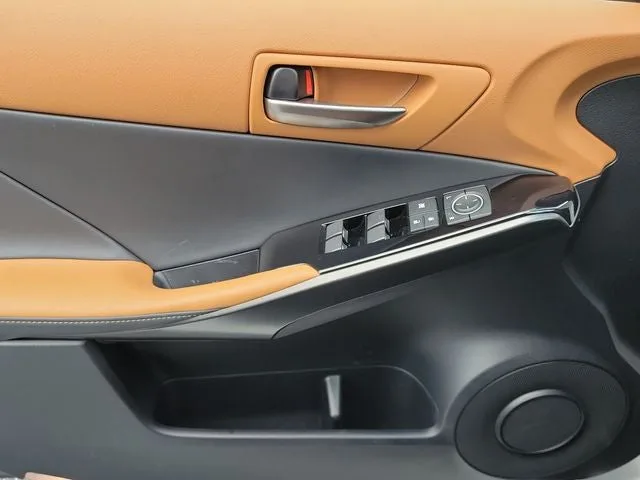 2025 Lexus IS 350 F SPORT Design photo 16