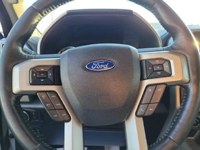 2019 Ford F-150 Lariat photo 19