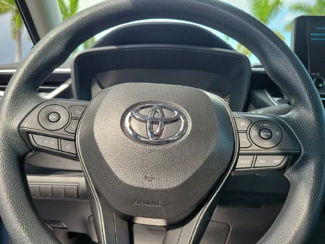 2025 Toyota Corolla LE photo 18
