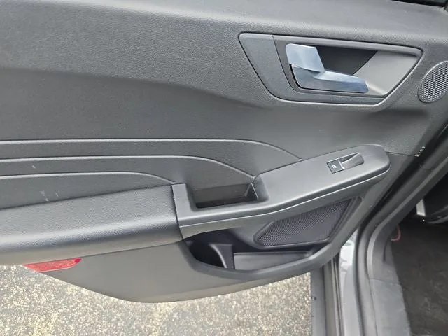 2023 Ford Escape ST-Line Select photo 11