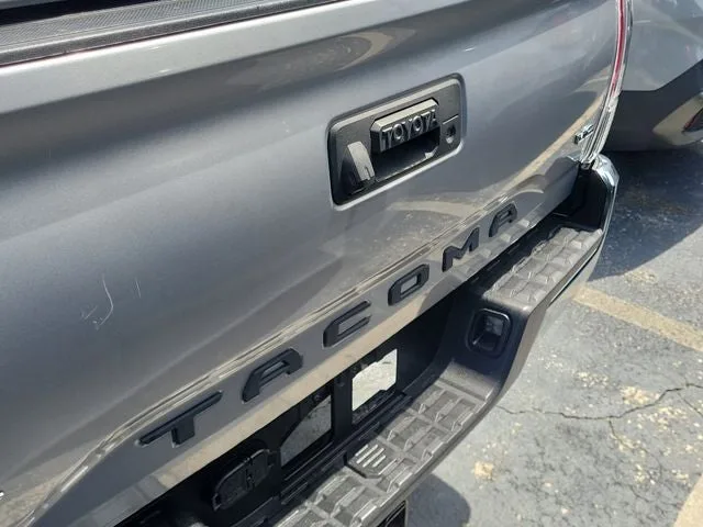 2021 Toyota Tacoma SR5 V6 photo 7